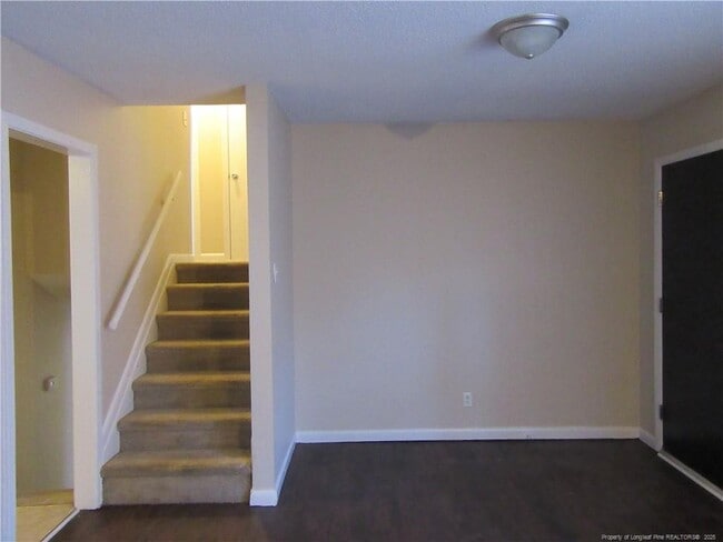 Foto del edificio - 2602 Dinsmore Dr