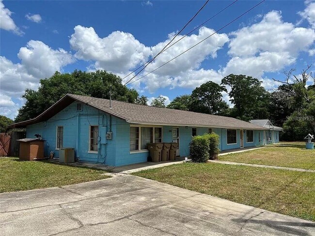 Foto del edificio - 16025 Wallace St