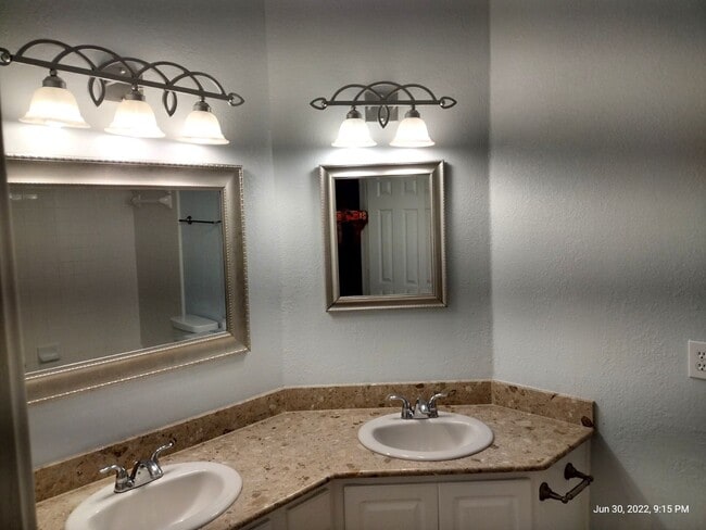 Foto del edificio - 8054 Mt Shasta Cir