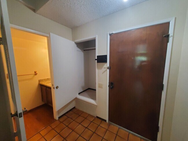 Foto del edificio - BEAUTIFUL 3 BEDROOM HOME IN FREMONT, CA!!!