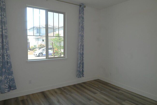 Foto del edificio - Resident Benefit Package Property