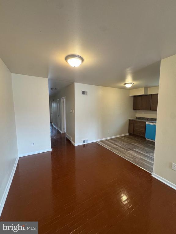 Building Photo - 7710 Summerdale Ave