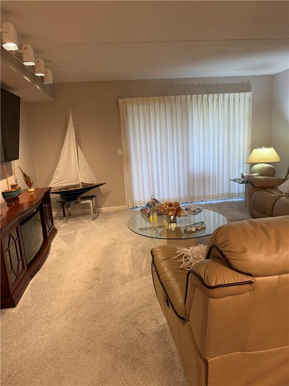 Foto del edificio - 650 E Greenwich Ave