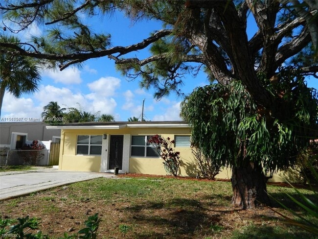 Foto del edificio - 3 br, 2 bath House - 321 NE 58th St