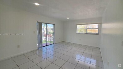Building Photo - 1008 NW 45th Ave