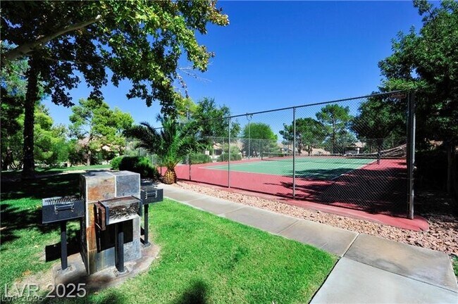 Foto del edificio - 231 W Horizon Ridge Pkwy