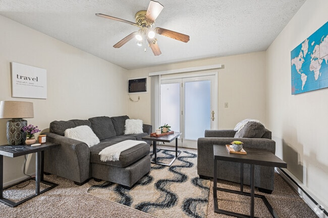 2BR, 1BA - 649SF - Living Room - 271