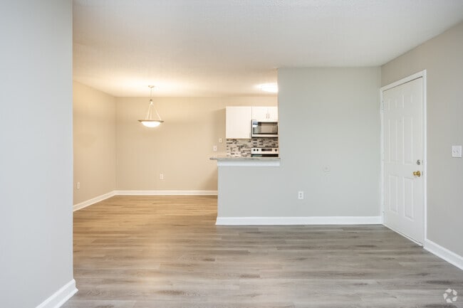 2BR, 1.5BA - 921SF - Sage at Martins Ln