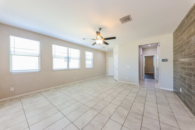 Foto del edificio - 23670 W Whyman Ave