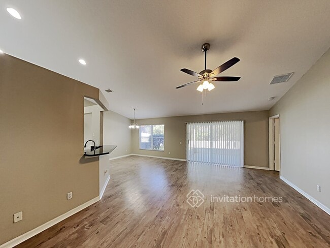 Building Photo - 29817 Morningmist Dr