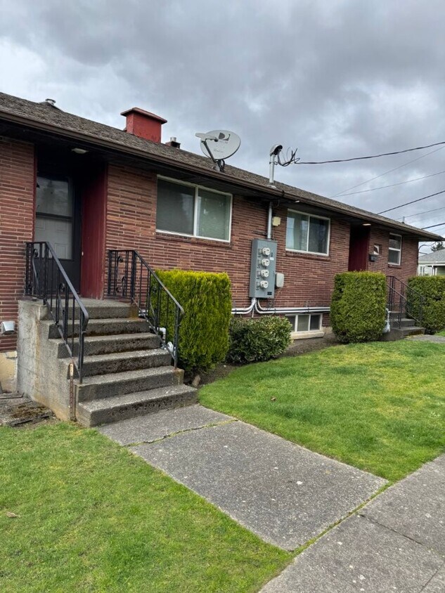 Foto principal - 2bd/1ba Seattle Apartment