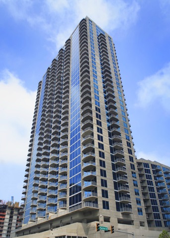 En el exterior del edificio - 400 West Peachtree St NW