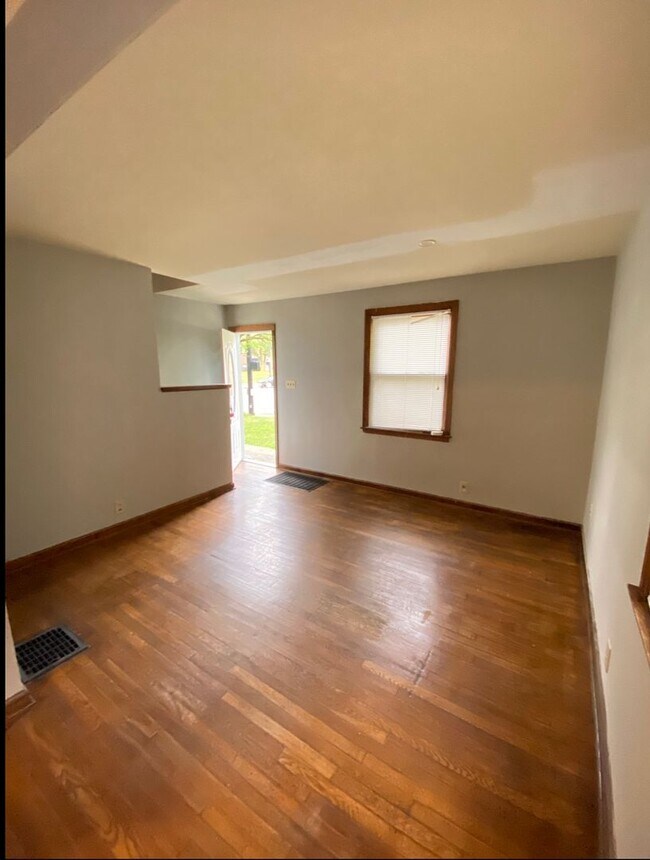 Building Photo - 2547-2549-2549 Neil Ave
