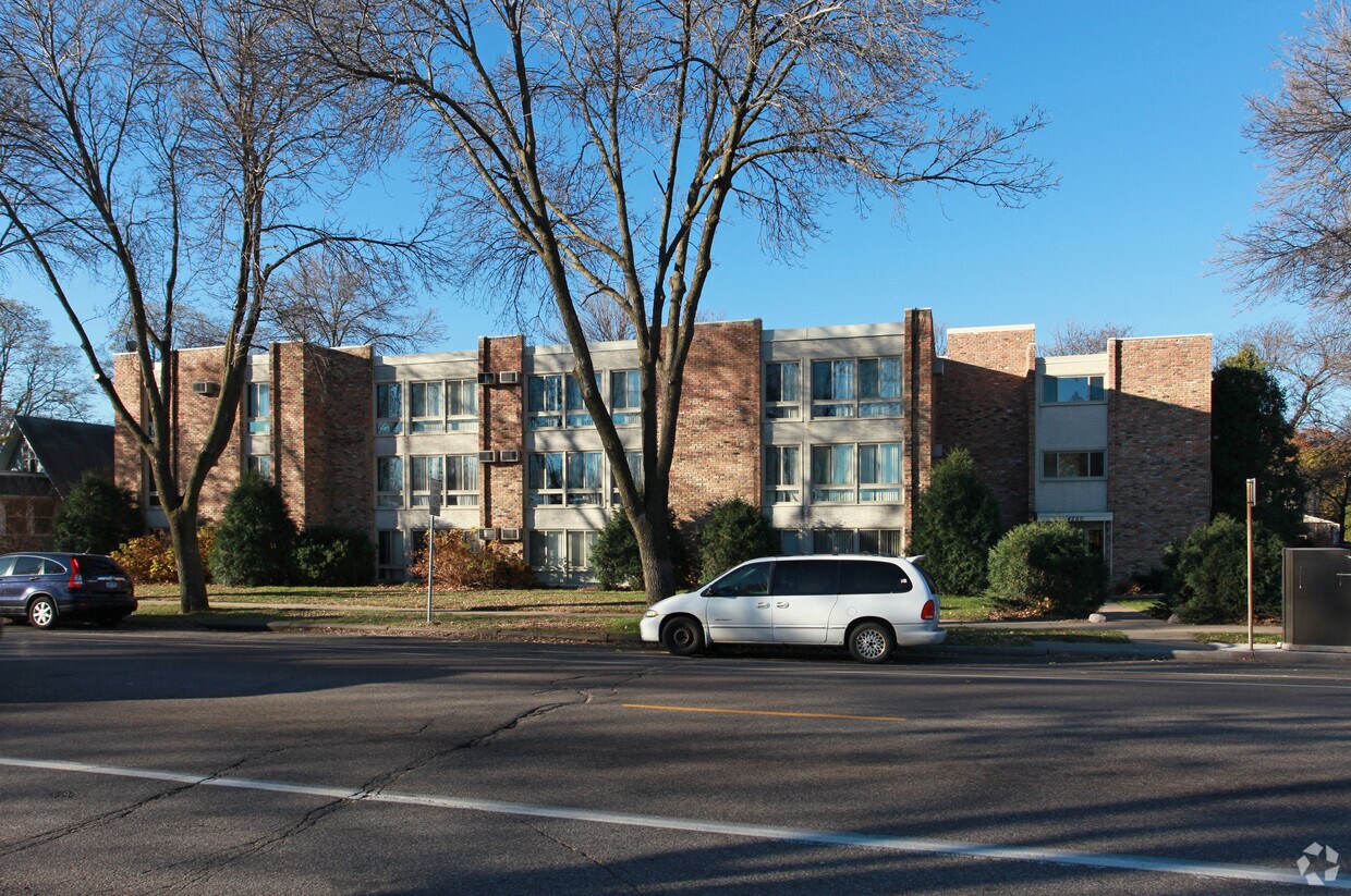 4200 Minnehaha Ave. - 4200 Minnehaha Ave