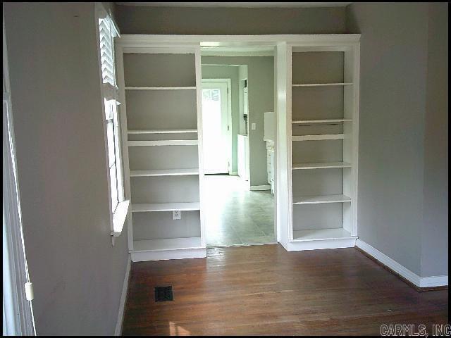 Foto del edificio - 5919 Woodlawn Dr