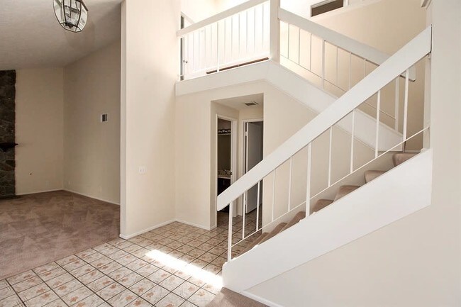 Foto del edificio - 2493 Orangewood Pl