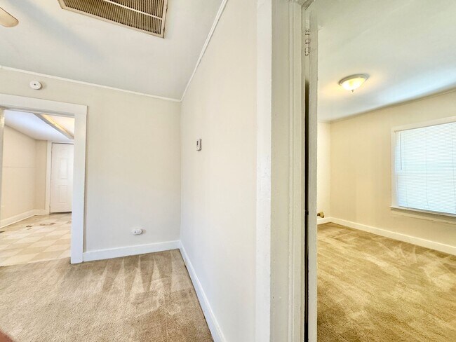 Foto del edificio - Charming 2-bedroom, 1-bath home in Greensboro