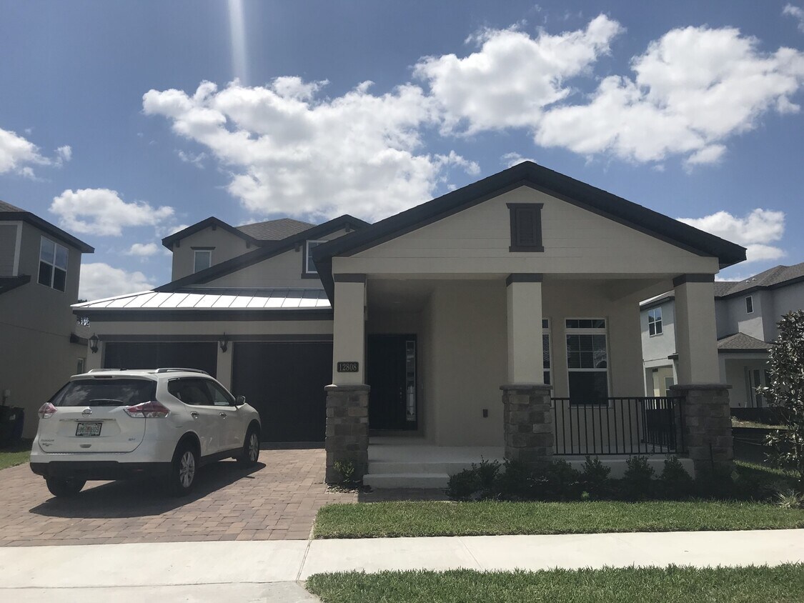 Primary Photo - 4 Bedroom at Heart of Windermere!!! Tile t...
