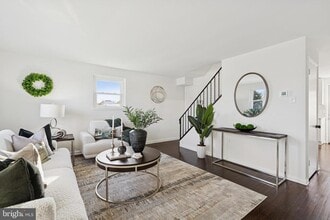 Building Photo - 303 Lemon St