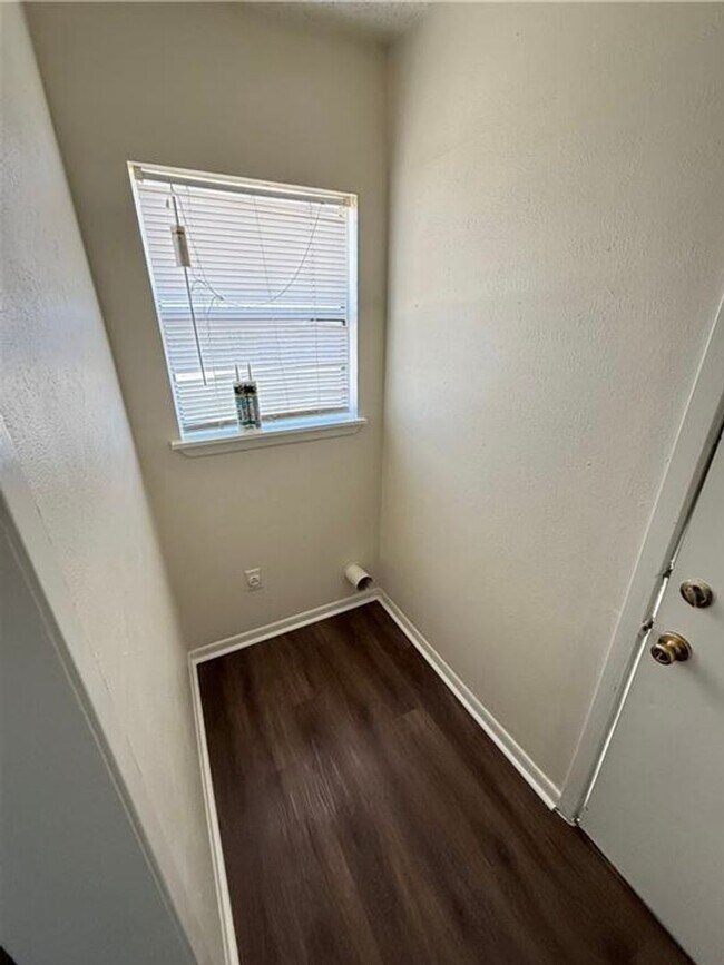 Foto del edificio - Cozy newly renovated corner lot 3 bedroom ...