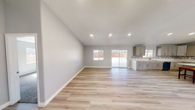 Foto del edificio - 14565 Cabazon St