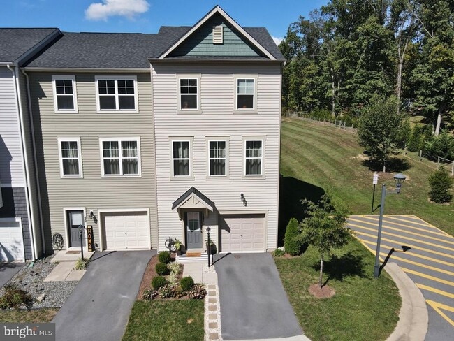 Building Photo - 127 Fading Star Ct