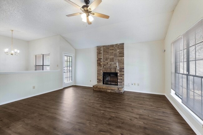 Foto del edificio - 6822 Quail Lake Dr