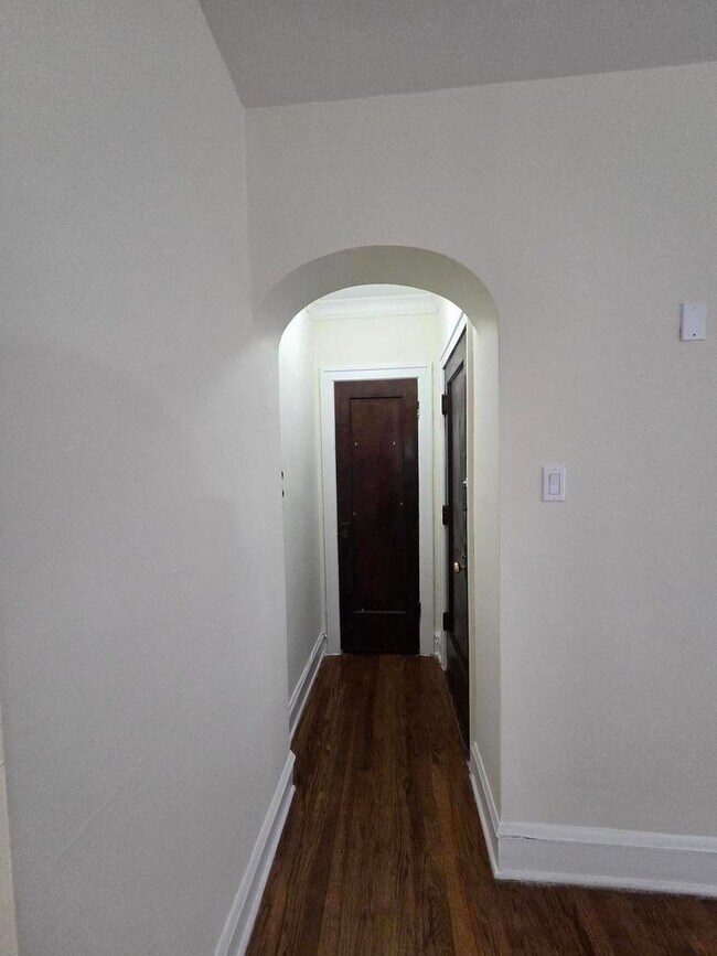 Building Photo - 6324 N Albany Ave