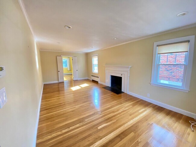 Building Photo - 307 Russett Rd
