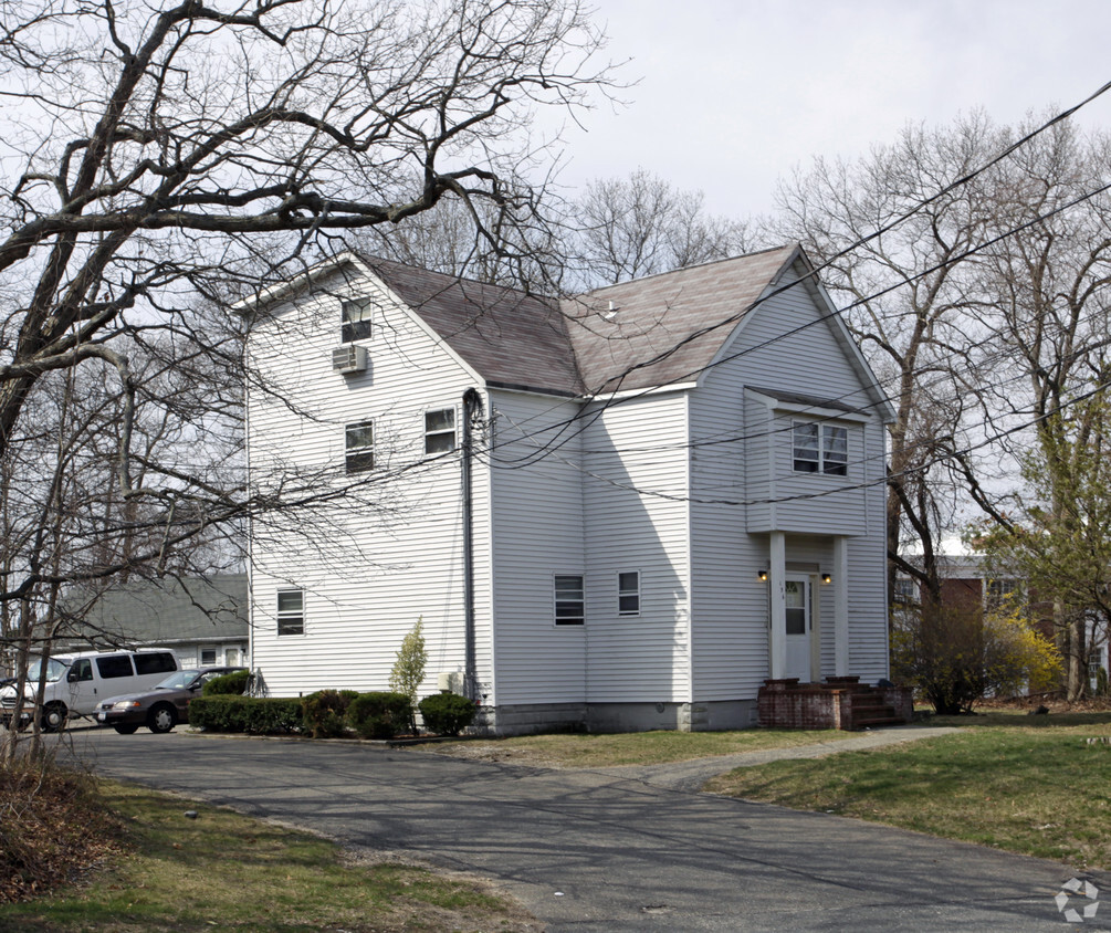 Building Photo - 156 Smithtown Blvd