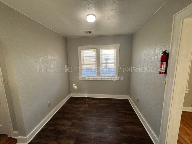 Foto del edificio - 421 NW 26th St