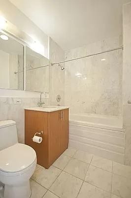 Building Photo - 158 Hester St