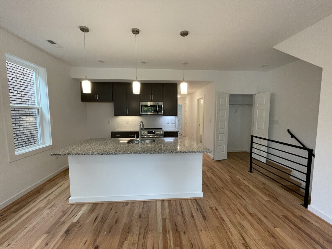 Foto principal - 1013 Porter St