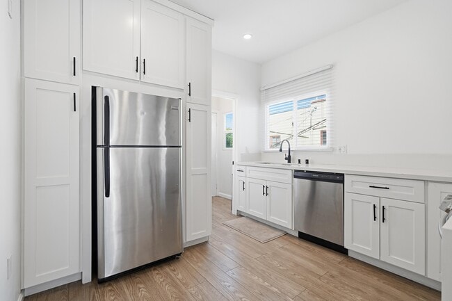 Foto del edificio - 455 S Rexford Dr