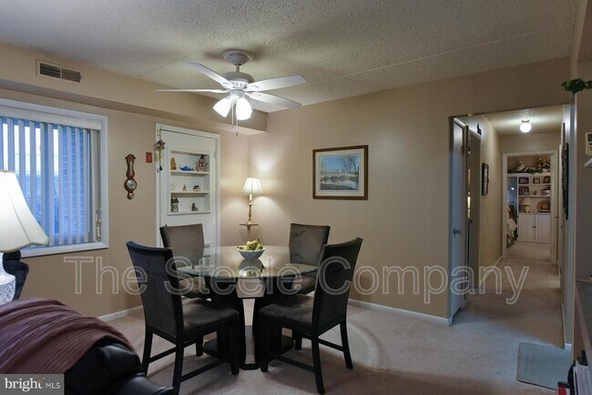 Foto del edificio - 1631 Edgewood Pl