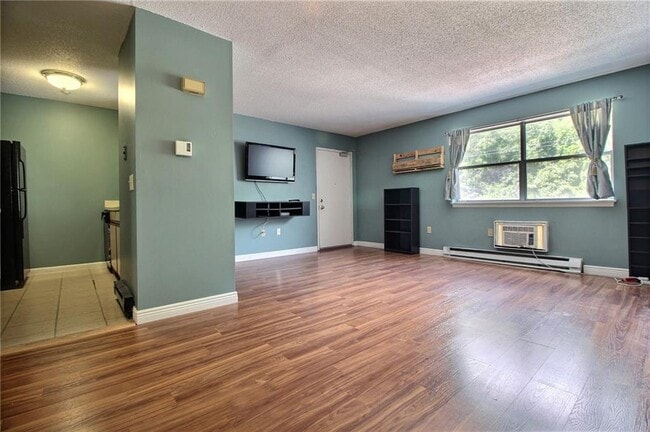 Building Photo - 9 Apache Dr