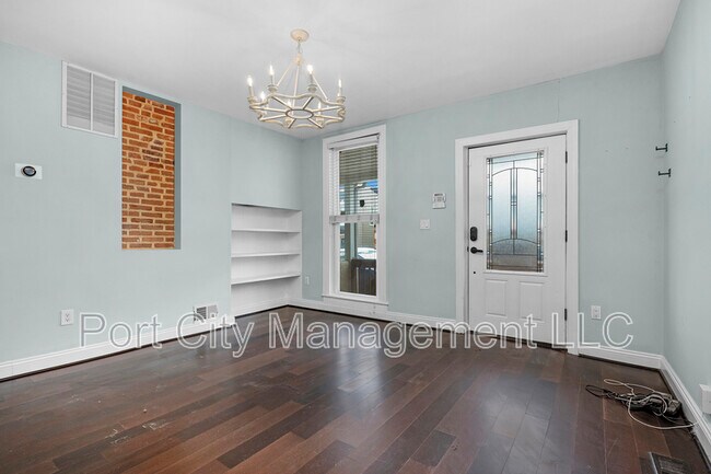 Building Photo - 1201 Union Ave