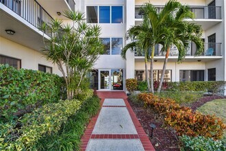 Building Photo - 301 Mariner Dr