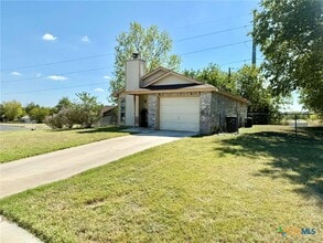 Building Photo - 907 Haynes Dr