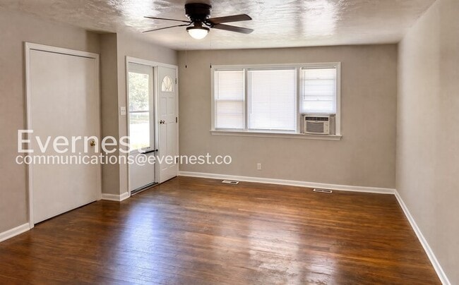 Building Photo - 271 Maple Ave