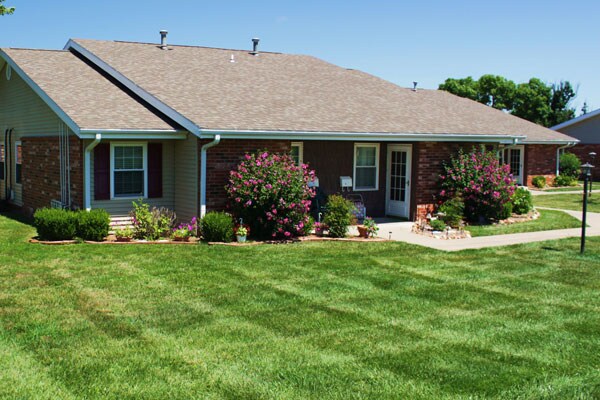 Primary Photo - Saddlewood Apartments