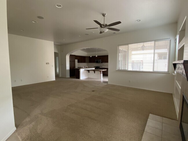 Foto del edificio - 5577 N Plum Ln