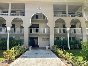 Building Photo - 100 Royal Palm Way