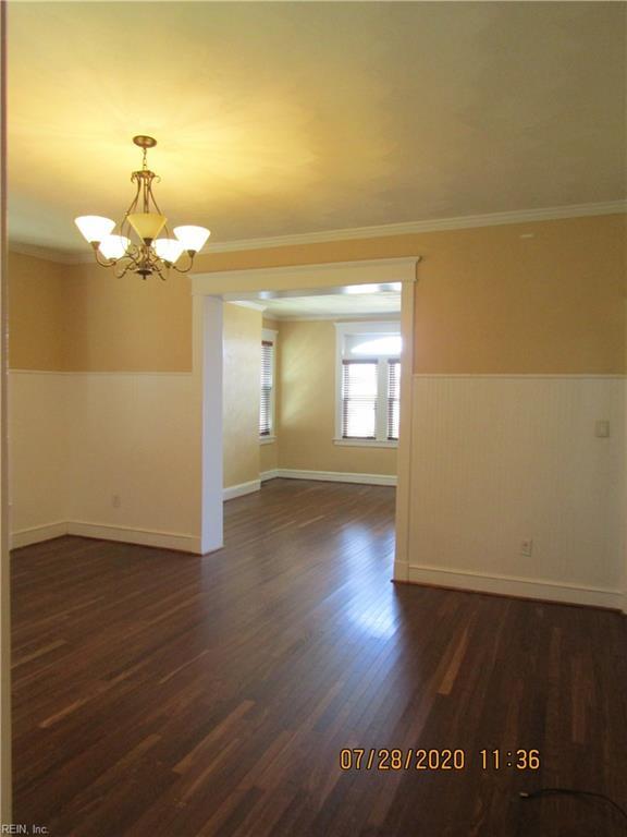 Building Photo - 2622 Chesterfield Blvd