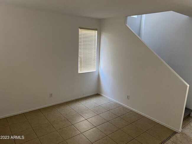 Foto del edificio - 3637 E Parkview Dr