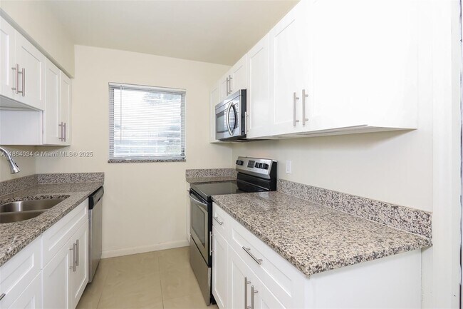 Foto del edificio - 6505 Flagler St