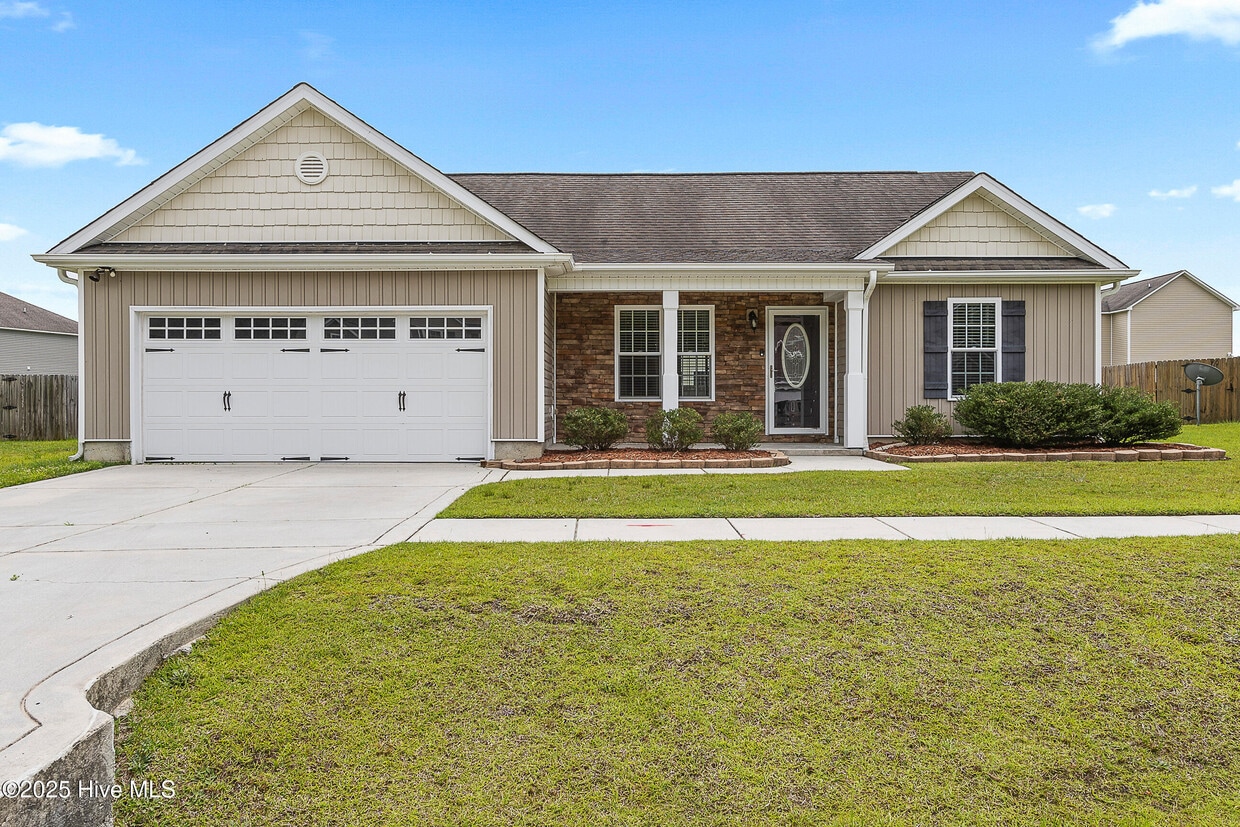 Primary Photo - 212 Riverstone Ct
