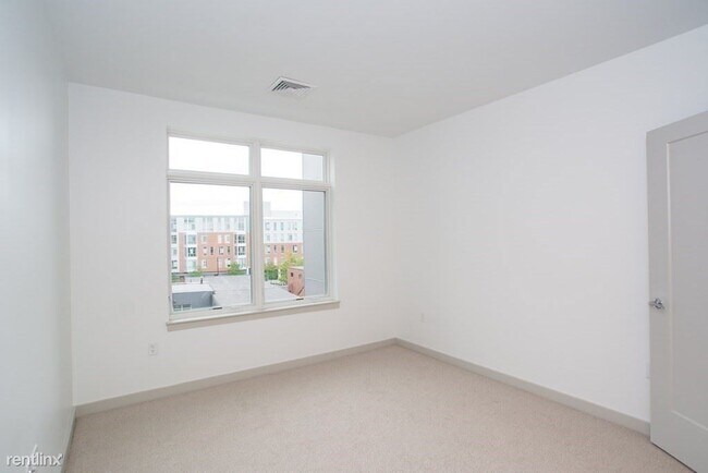 Building Photo - 1 br, 1 bath Condo - 180 Telford Street, #3-6