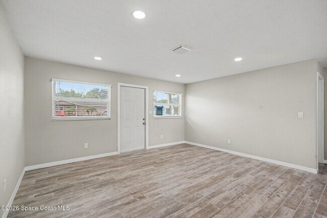 Foto del edificio - 2222 Lucille Ln