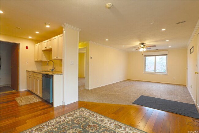 Building Photo - 248 Sagamore Hills Dr